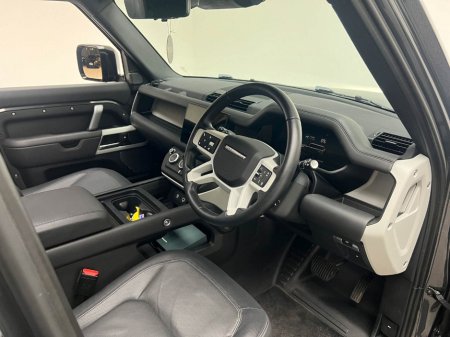 2024 Land Rover Defender HSE X-DYNAMIC P400E €92,990 thumbnail