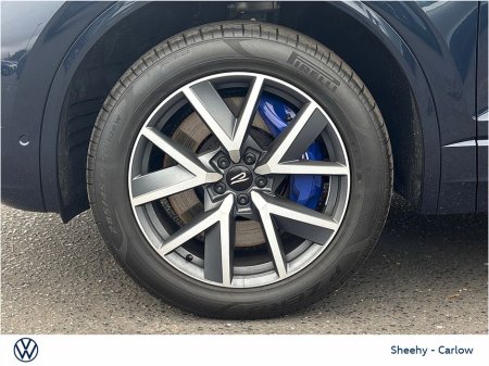 2025 Volkswagen Touareg 3.0TSI R PHEV 462HP €94,950 thumbnail