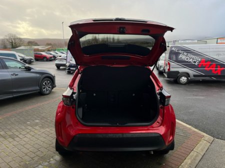 2025 Toyota Yaris Cross YARIS CROSS L-SPORT MONO €34,950 thumbnail