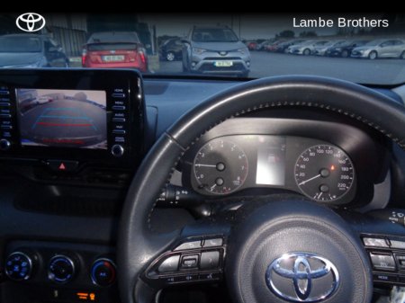 2021 Toyota Yaris 1.0 LUNA 4DR €18,500