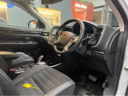 2019 Mitsubishi Outlander €23450! 2019 MITSUBISHI OUTLANDER PHEV G 2.4 AUTOMATIC / ELECTRIC HEATED SEATS / CRUISE CONTROL €23,450 thumbnail