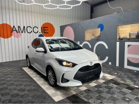 2022 Toyota Yaris YARIS AUTOMATIC 1.0 PETROL / 25k KMs / REVERSE CAMERA & MORE €17,950