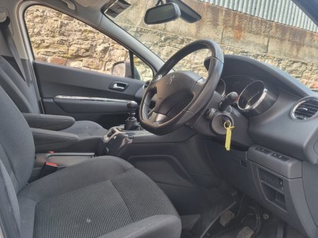 2016 Peugeot 5008 1.6 Blue Hdi 120 Active €7,750 thumbnail