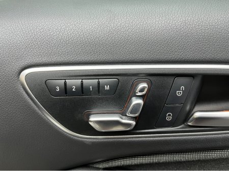 2016 Mercedes-Benz A Class €15950! 2016 MERCEDES-BENZ A180 1.6 AUTOMATIC / CRUISE CONTROL / REVERSE CAMERA / ELECTRIC MEMORY & HEATED SEATS €15,950 thumbnail