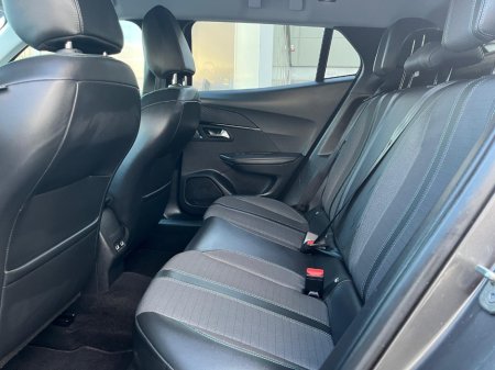 2021 Peugeot 2008 Allure 1.2 100 4DR €18,950 thumbnail