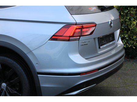 2022 Volkswagen Tiguan Allspace Black Edition R Line * Sunroof * 7 Seats €43,950 thumbnail