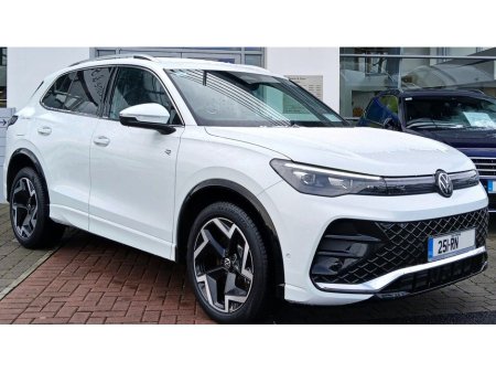 2025 Volkswagen Tiguan R-Line 2.0 TDI 150HP DSG *HEATED FRONT SEATS, REARVIEW CAMERA, CALL US TODAY* €55,995