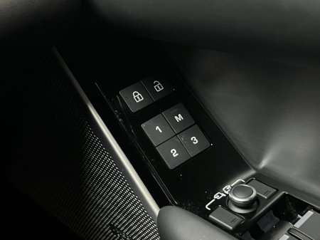 2022 Land Rover Range Rover Velar R-DYNAMIC HSE P400E *PAN ROOF* €52,990 thumbnail