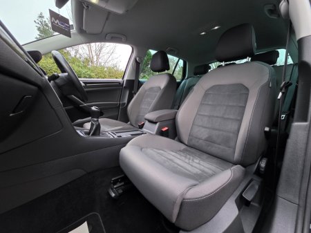 2018 Volkswagen Golf 1.0 TSI 115HP R-Line €18,999 thumbnail