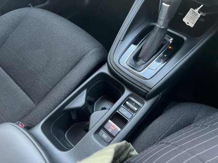 2024 Honda HR-V HR-V 1.5i-MMD e:HEV Elegance €35,950 thumbnail