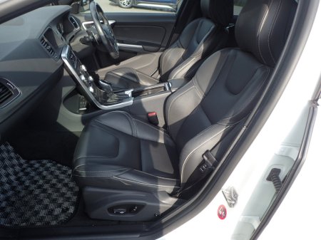 2016 Volvo S60 2.0 D4 R DESIGN PLUS DIESEL AUTOMATIC // TINY KMS // MASSIVE SPEC //  FULL HEATED LEATHER // REVERSING CAMERA // CRUISE CONTROL // LANE ASSIST // COLLISION WARNING SYSTEM // UPGRADED SPORT ALLOYS €17,950 thumbnail