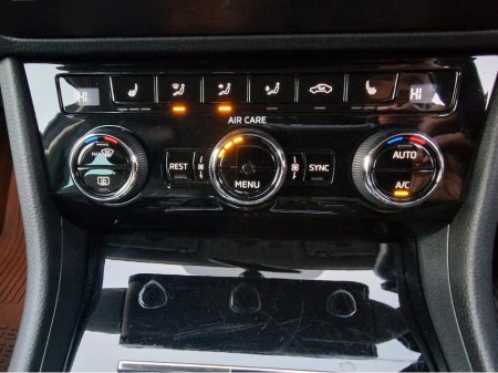 2017 Skoda Superb EXECUTIVE 2.0 TDI DSG-LOW MILEAGE €18,350 thumbnail