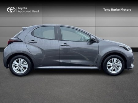 2025 Toyota Yaris - Save EUR 3,000 - Luna - 1.5 Hybrid - Automatic - EUR 180 Tax // Remote Central Locking // Front Electric Windows // Rear Electric Windows // Electric Mirrors // Power Folding Mirrors €27,435