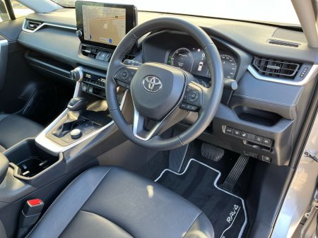 2023 Toyota Rav4 2.5 Hybrid AWD-i Platinum €44,950 thumbnail
