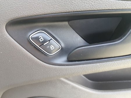 2022 Ford Transit Custom 280S 2.0L 5DR €17,450 thumbnail