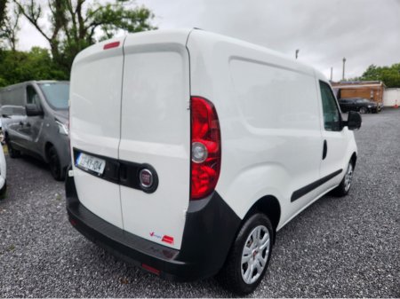 2022 Fiat Doblo CARGO 1.6 €12950 inc vat €10,528