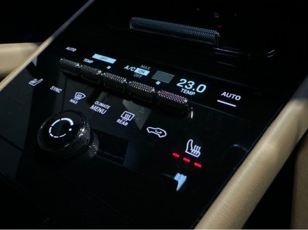 2024 Porsche Cayenne 3.0 V6 E-HYBRID MEGA  SPEC €109,950 thumbnail