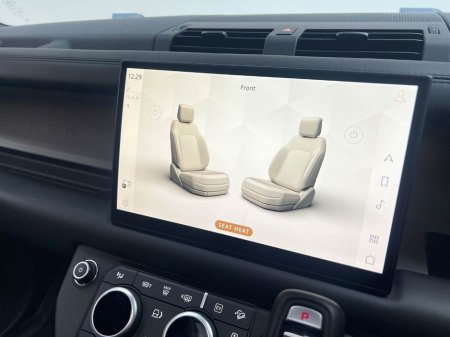 2024 Land Rover Defender HSE X-DYNAMIC P400E €92,990 thumbnail