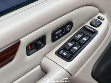 2002 Cadillac Escalade V8 SPORT TRUCK €14,950 thumbnail