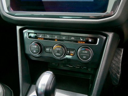 2018 Volkswagen Tiguan 2.0 TDI 150HP 4WD R-Line DSG €29,950 thumbnail