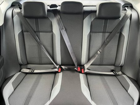 2018 Volkswagen Polo 1.0 TSI AUTO // FULL SERVICE HISTORY // 360 PARKING SENSORS // APPLE CARPLAY/ANDROID AUTO €15,900 thumbnail