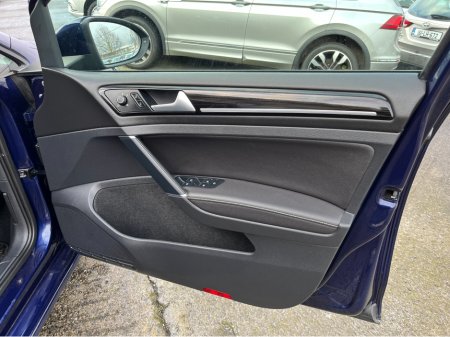 2020 Volkswagen Golf HIGHLINE MEISTER AUTOMATIC 1.4 PETROL //ONLY 7576 MILES//MASSIVE SPEC//DYNAUDIO SOUND SYSTEM//HEATED LEATHER SEATS//ELECTRIC DRIVERS SEAT//KEYLESS ENTRY// €24,950 thumbnail