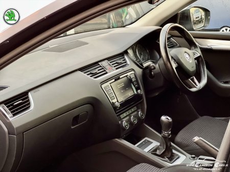 2016 Skoda Octavia STYLE 1.6 TDI CARPLAY XENON €9,950 thumbnail