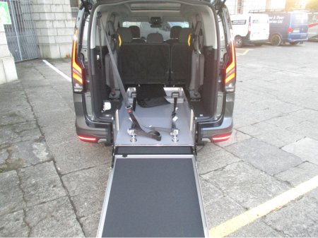2026 Ford Tourneo Connect PLUG IN HYBRID WHEELCHAIR TAXI €68,000 thumbnail