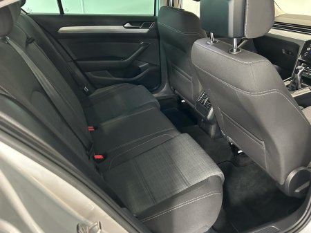 2022 Volkswagen Passat BUSINESS 2.0 TDI MANUAL 6SPEED FWD 150 4DR €27,900