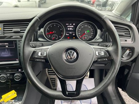 2014 Volkswagen Golf HIGHLINE 1.4 TSI AUTO // FULL SERVICE HISTORY // REVERSE CAMERA // LANE ASSIST €13,900