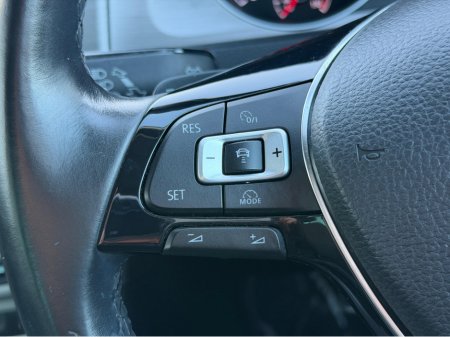 2017 Volkswagen Golf 1.2 TSI COMFORTLINE AUTO €17,450 thumbnail