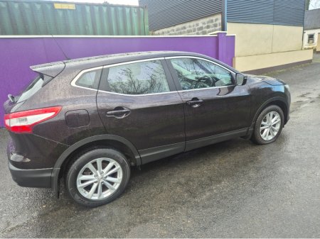 2015 Nissan Qashqai 1.2 DIG-T ACENTA SMRT VSN 115PS 5DR €9,950