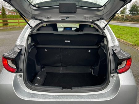 2025 Toyota Yaris Yaris Hybrid Luna €23,750 thumbnail