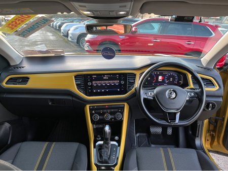 2020 Volkswagen T-Roc STYLE DESIGN AUTOMATIC 2.0 DIESEL //LOW MILES//REVERSE CAMERA//KEYLESS ENTRY//ADAPTIVE CRUISE CONTROL//BLIND SPOT WARNING// €23,950 thumbnail