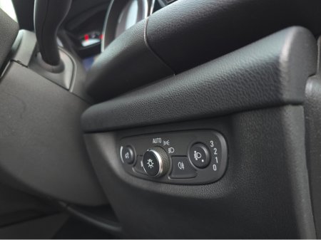 2018 Opel Insignia GRAND SPORT SRI 1.6 1 136PS 5DR €12,950 thumbnail