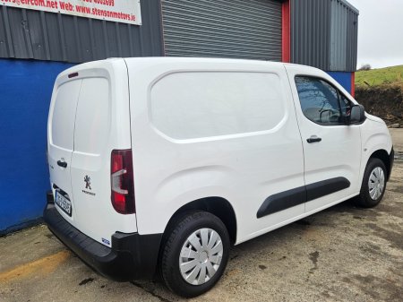 2021 Peugeot Partner 