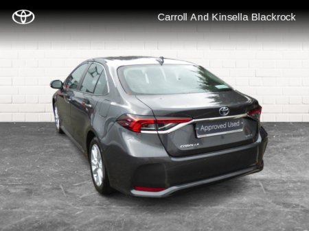 2025 Toyota Corolla Hybrid Luna Saloon €31,450