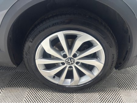 2022 Volkswagen T-Roc LIFE 1.0 TSI MANUAL 6SPEED FWD 1 €24,960 thumbnail