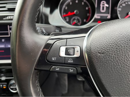 2014 Volkswagen Golf HIGHLINE AUTOMATIC 1.4 PETROL //ONLY 9668 MILES//REVERSE CAMERA//ADAPTIVE CRUISE CONTROL// €13,950 thumbnail