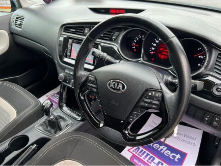 2015 Kia Ceed ==STUNNING CAR//1.6 DIESEL//NEW NCT//SERVICED== €7,450 thumbnail