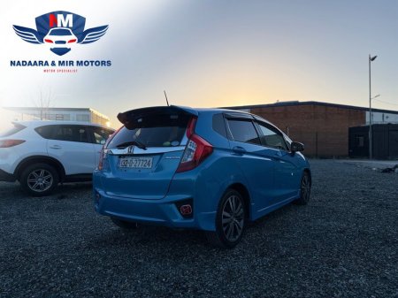 2013 Honda Fit DAA-GP5 €9,499 thumbnail