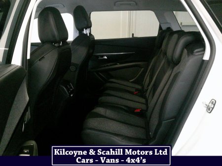 2020 Peugeot 5008 ALLURE BLUEHDI S/S A €27,950 thumbnail