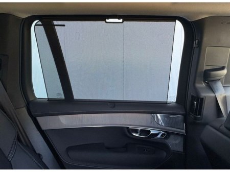 2025 Volvo XC90 T8 ULTRA DARK AWD thumbnail