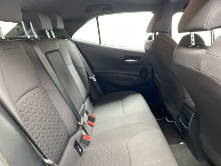 2023 Toyota Corolla Corolla Icon Tech Hev Cvt Icon Tech 122 VVT-h Auto Start/Stop €22,995 thumbnail