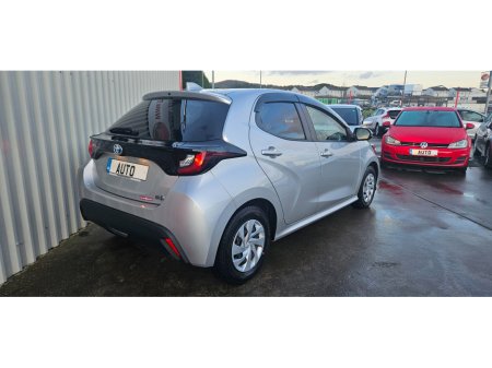 2020 Toyota Yaris hybrid/petrol automatic 1.5 new model low kms €14,750