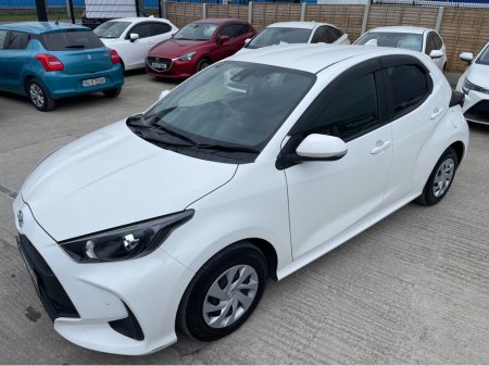 2020 Toyota Yaris (Very Low Km's) 1.0 AUTOMATIC 5DR MODEL  www.bolandscarcentre.ie €14,900