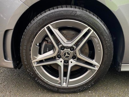 2021 Mercedes-Benz A Class A250E AMG PHEV €27,995 thumbnail