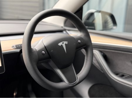 2023 Tesla Model Y MODEL Y LONG RANGE AWD €32,950 thumbnail