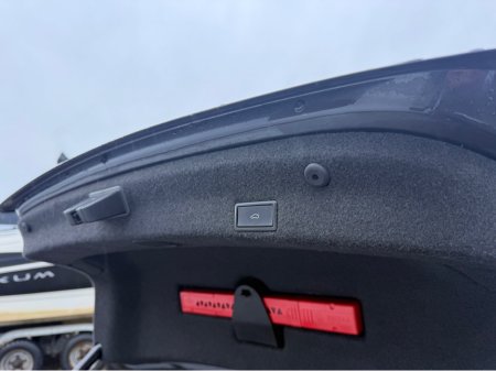 2018 Volkswagen Passat HIGHLINE 1.6 TDI MANUAL 6SPEED FWD 120HP 4DR €14,950 thumbnail