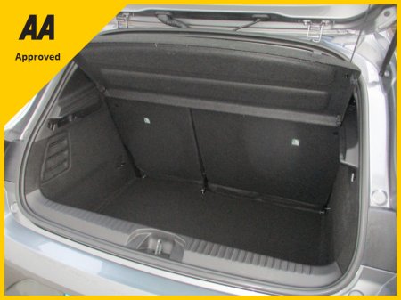 2025 Renault Clio EVOLUTION  WITH ONLY 6105KMS HIGH SPEC WITH SAT NAV AND REAR PARKING SENSORS FULLY SERVICED AND READY TO GO €25,950 thumbnail